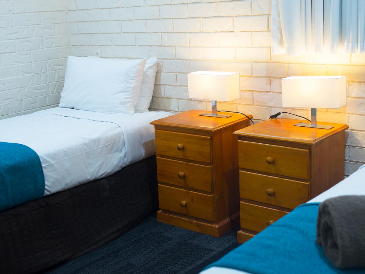 Townhouses — Singles room